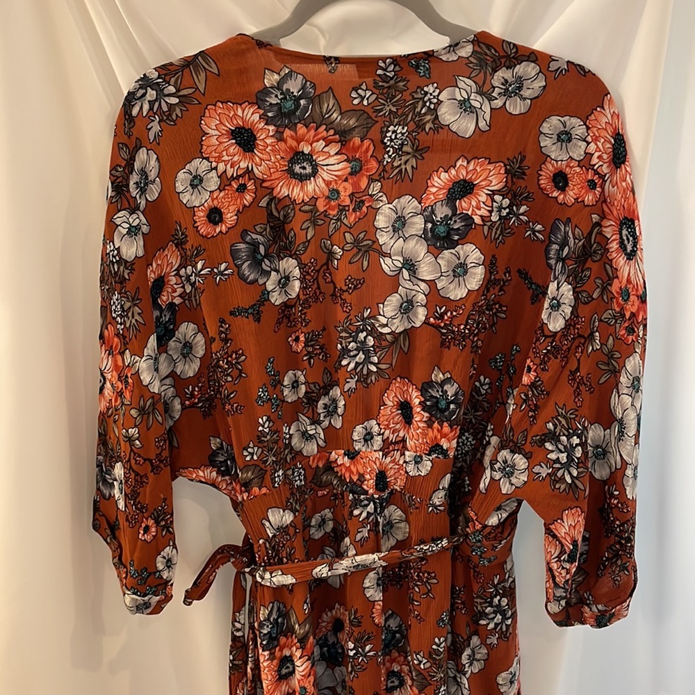 La charme u floral wrap dress - Picture 7 of 8